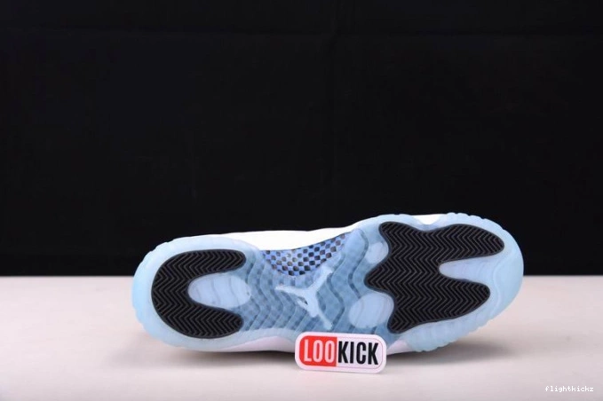 Jordan AV2187-117 11 Legend Low Blue Air 1212